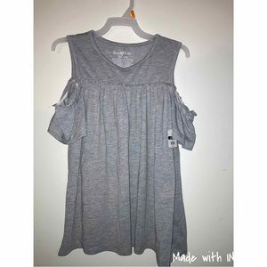 Girls open shoulder top.